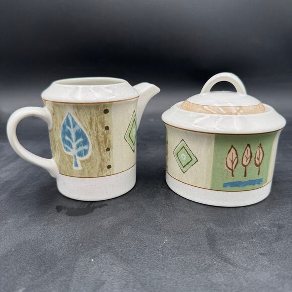 Vintage Mikasa Country Quilt Cream and Sugar Set with Lid - Picture 3 of 7